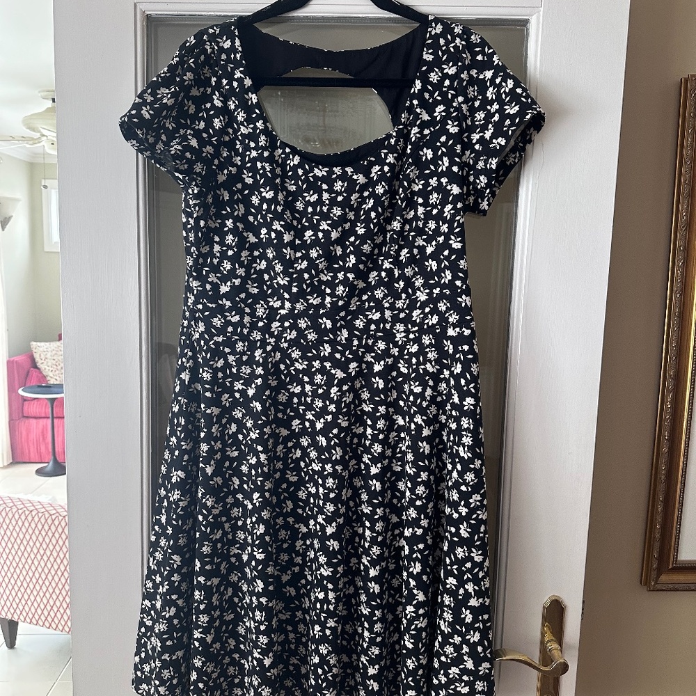 City Chic Black & White Floral Fit & Flare Dress 18W Stretch